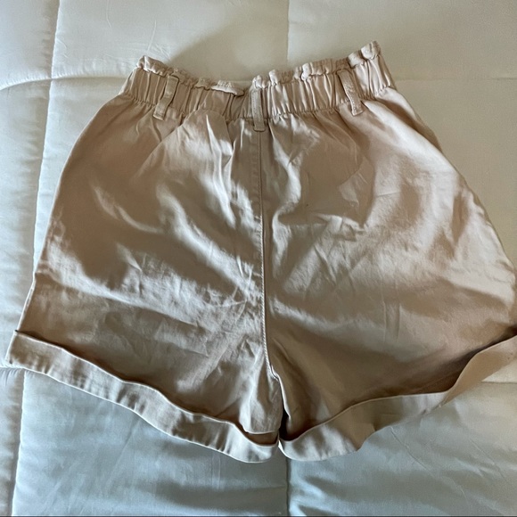 beige shorts H&M - Picture 2 of 3